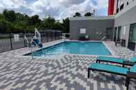 Swimming Pool avid hotel MELBOURNE - VIERA