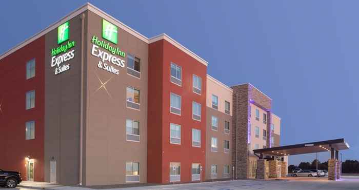 Bangunan Holiday Inn Express & Suites GOODLAND I-70, an IHG Hotel