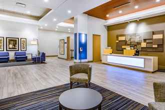 Lobby 4 Holiday Inn Express & Suites LINCOLN DOWNTOWN, an IHG Hotel