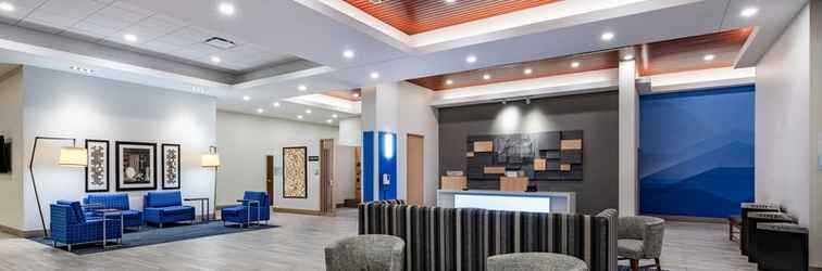 Lobi Holiday Inn Express & Suites LINCOLN DOWNTOWN, an IHG Hotel