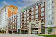 Exterior Holiday Inn Express & Suites LINCOLN DOWNTOWN, an IHG Hotel