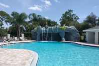 Swimming Pool Holiday Inn PORT ST. LUCIE, an IHG Hotel