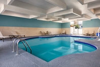 Swimming Pool Holiday Inn Express & Suites WAYCROSS, an IHG Hotel