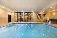 Swimming Pool Hotel Indigo SILVERTHORNE, an IHG Hotel