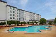 Kolam Renang Holiday Inn HASBROUCK HEIGHTS-MEADOWLANDS, an IHG Hotel