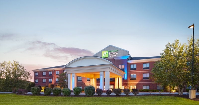 ภายนอกอาคาร Holiday Inn Express & Suites BRIDGEPORT - CLARKSBURG, an IHG Hotel