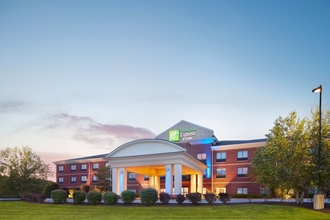 ภายนอกอาคาร 4 Holiday Inn Express & Suites BRIDGEPORT - CLARKSBURG, an IHG Hotel