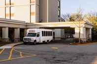 Common Space Crowne Plaza NEWARK AIRPORT, an IHG Hotel