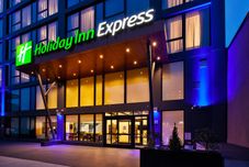 Exterior Holiday Inn Express NYC BROOKLYN - SUNSET PARK by IHG, an IHG Hotel
