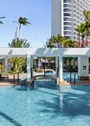 Crowne Plaza Surfers Paradise Swimming Pool คราวน์ พลาซ่า เซิร์ฟเฟอร์ พาราไดส์