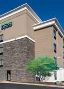 Welcome to our Greensboro hotel along I-40 at Wendover Avenue! Holiday Inn Express & Suites GREENSBORO-(I-40 @ WENDOVER), an IHG Hotel