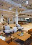 Welcome to our modern style hotel lobby with inviting decor & WiFi Holiday Inn CHICAGO O'HARE - ROSEMONT, an IHG Hotel