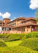 A luxurious lakeside hotel, Crowne Plaza Solihull. Crowne Plaza SOLIHULL, an IHG Hotel