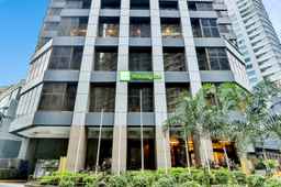 Holiday Inn Manila Galleria, an IHG Hotel, Rp 1.227.179