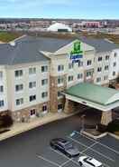 Hotel Exterior Holiday Inn Express & Suites CHICAGO NORTH-WAUKEGAN-GURNEE, an IHG Hotel