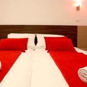 Emiran Hotel Sarajevo 1, Hotel Sarajevo International Airport (SJJ)