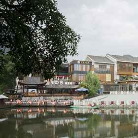 West Street Dương Sóc 1, Khách sạn Long Thắng