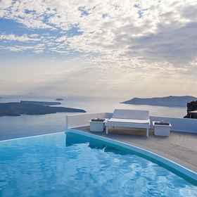 Chromata 1, Hotel Milos