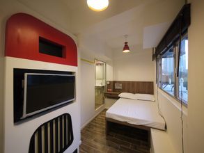 Others Panda s Hostel - Hot Dog Bus