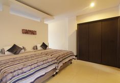 Others 4 Alits Beach