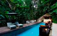 สระว่ายน้ำ 2 Alam Ubud Villa