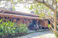 ภายนอกอาคาร Griya Gribig Guest House