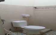 Toilet Kamar 3 Djati Homestay Syariah