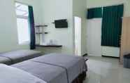 Kamar Tidur 4 Djati Homestay Syariah