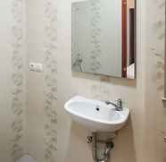 Toilet Kamar 5 Rudi Rooms