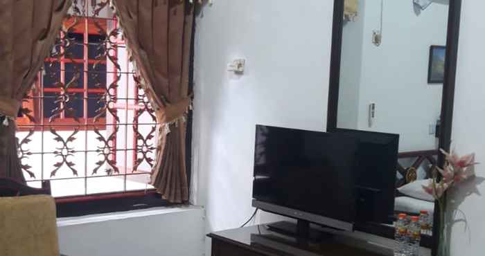 Bedroom Hotel Ningrat Syariah near Alun Alun Bangkalan