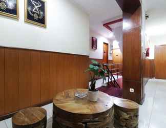 Lobby 2 58 Guesthouse Tangerang By Zuzu