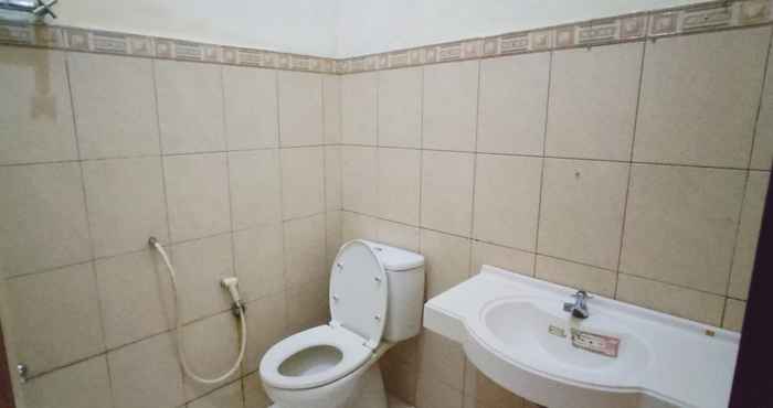 In-room Bathroom Nadiesti Homestay Samarinda Syariah