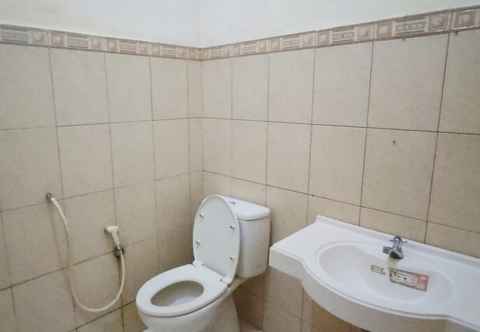 In-room Bathroom Nadiesti Homestay Samarinda Syariah