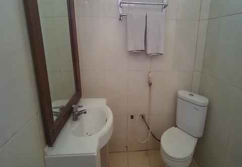 Toilet Kamar Hotel Abna Sangatta