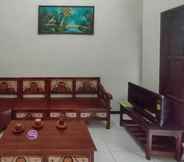 Lobby 7 Villa Ghazani 4 at Desa Wisata Songgokerto