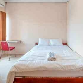 Artayya Puri 3 Syariah near Terminal Caruban 1, 마디운 호텔