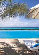 SWIMMING_POOL Taj Coral Reef Resort and Spa