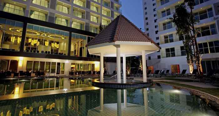 Swimming Pool Centara Pattaya Resort