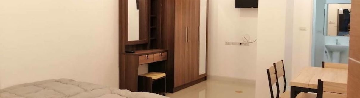 Others Train Guesthouse