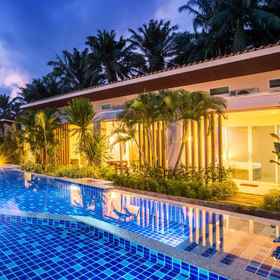 The Fong Krabi Resort By Zuzu 1, อารีน่า สนามบอลหญ้าเทียม 호텔