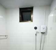 Toilet Kamar 2 K.L.Apartment By Zuzu