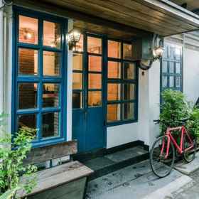 Zeds Hostel Bangkok By Zuzu 1, Hotel T-Square (Tang Hua Seng) Department Store Thonburi