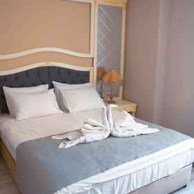 อัลบาทรอส อิสตันบูล 1, โรงแรม & ที่พัก Eminoenue