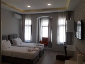 อื่นๆ Roncalli Park Suites