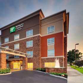 Holiday Inn Express and Suites Ithaca1 , 飯店Kitchen Theater