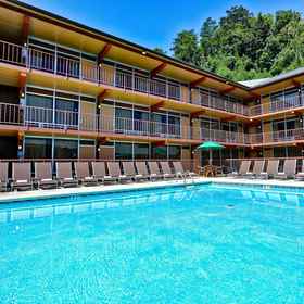 โรดเวย์ อินน์ เมาน์เทน สกายส์ 1, โรงแรม & ที่พัก Pigeon Forge