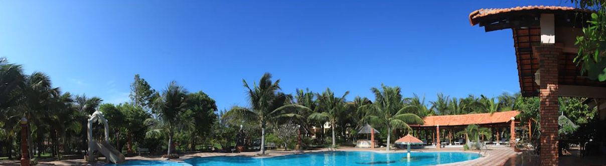 อื่นๆ Apricot Resort