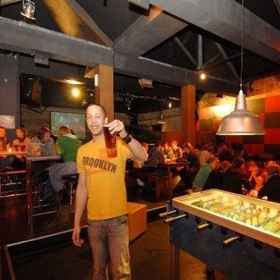 ノマッズ オークランド 1, デアリーフラットホテル