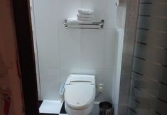 ห้องน้ำภายในห้อง 6 Life Hotel in Suyu