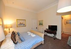 Lain-lain 3 Edinburgh Sixteen